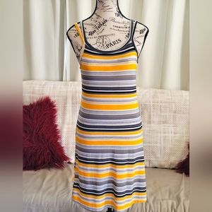 🌷2/$15 Moda Times women’s summer dress. Size small.